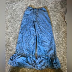 SHEIN fall bell bottom jeans, like new. Fun for fall!